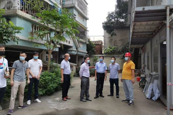 陈村镇召开老旧小区改造项目（海港中心）一期开工动员会议
