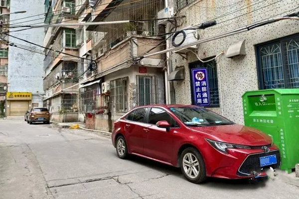 畅通消防通道，守护群众安全！湛江坡头消防联合区交警大队开展消防车通道专项整治